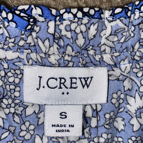 This is a size small J. Crew summery maxi dress in the color blue - Picture 3 of 5